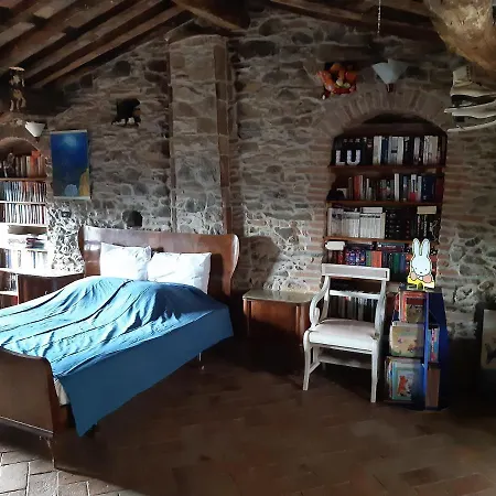Attic With Balcony At Locanda Del Capo Capannori Exterior photo