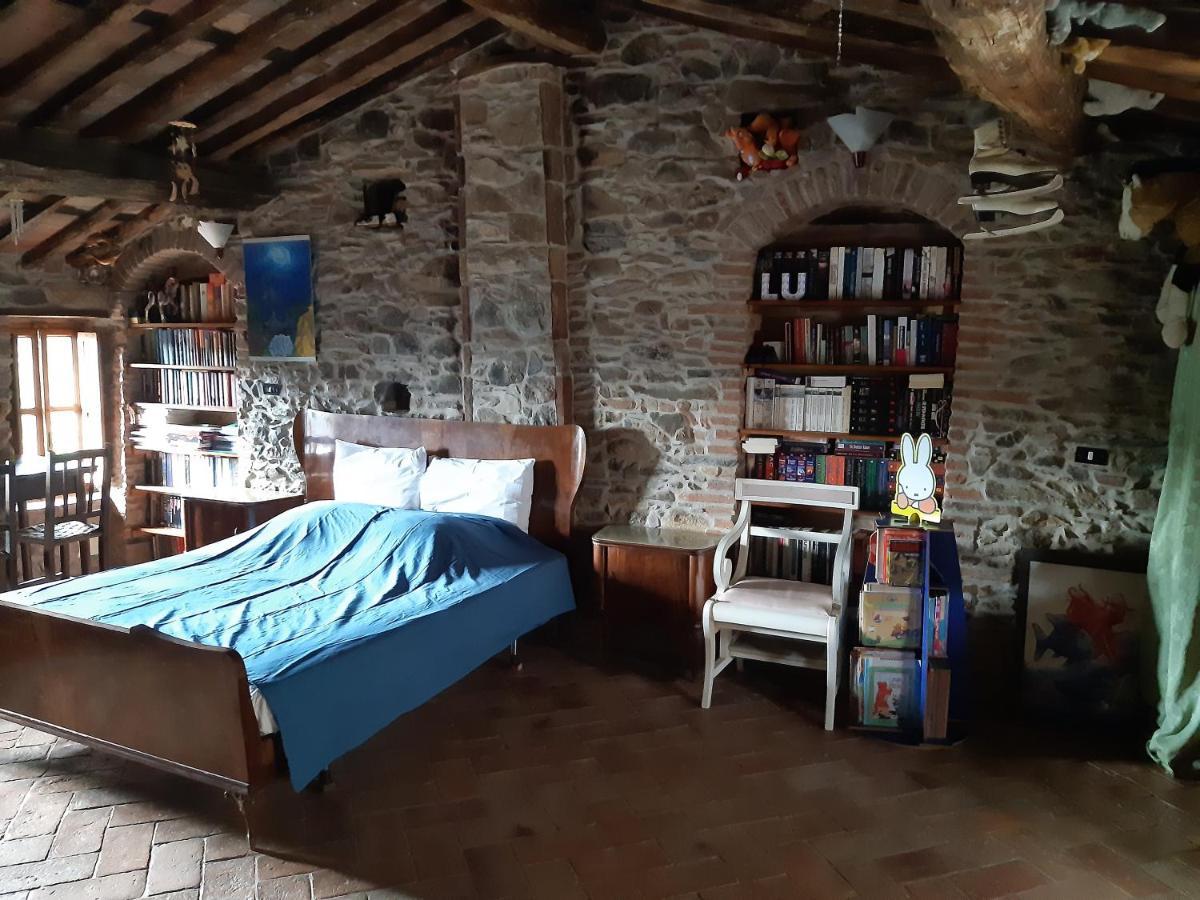Attic With Balcony At Del Capo Agroturismo Capannori